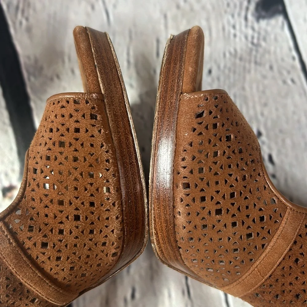 Tory Burch Ellie Heeled Brown Suede Sandals Size 9.5 Great Condition
